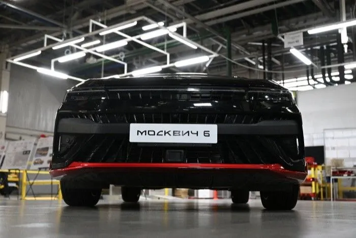 Производство и продажу "Москвич 6" планируется начать во второй половине 2023 года