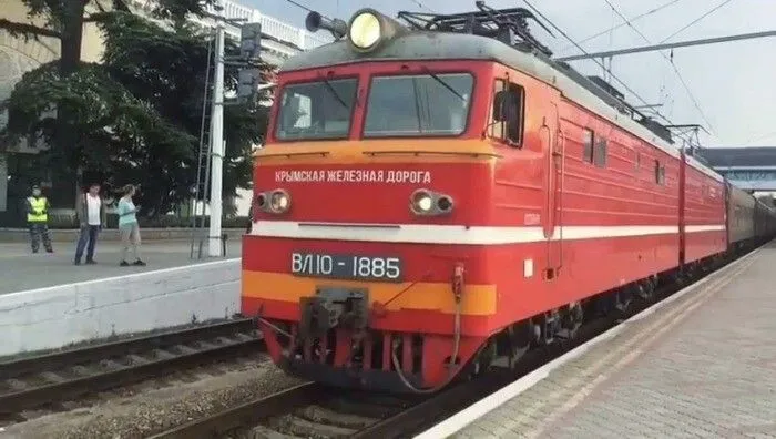 Движение электропоездов остановлено между Симферополем и Севастополем - власти