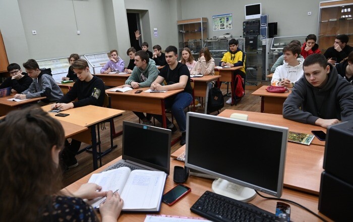 Многодетным семьям в Челябинской области частично компенсируют оплату обучения ребенка в профучилище