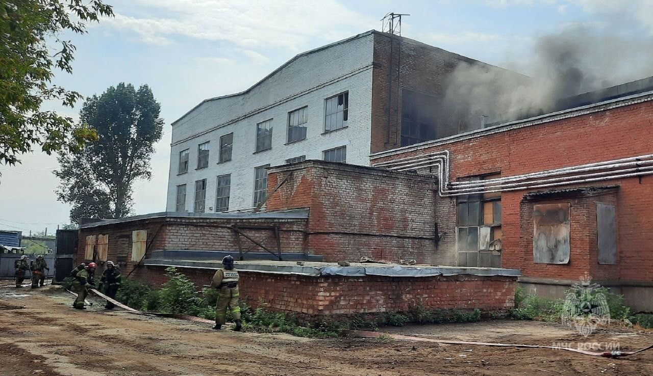 Площадь возгорания в неэксплуатируемом здании в Самаре выросла в 10 раз