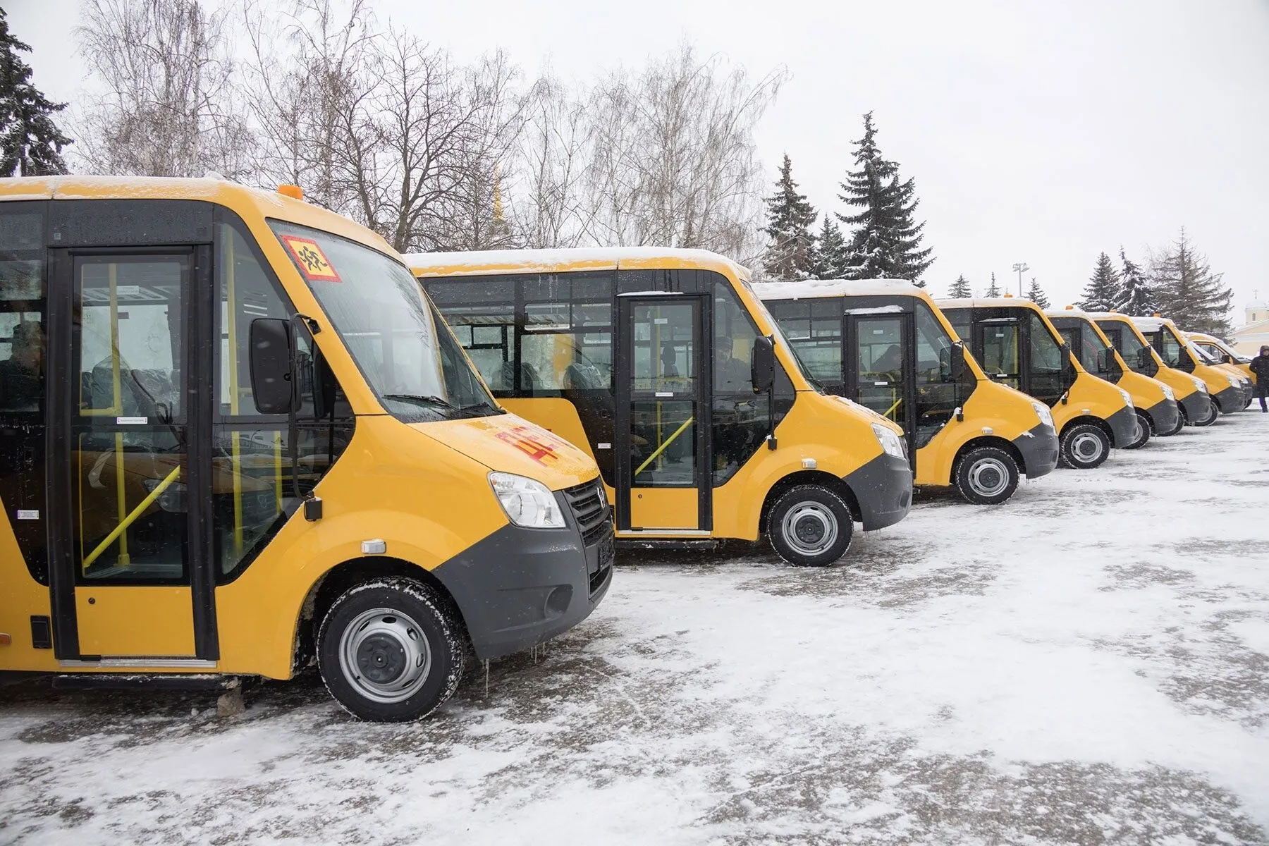 Школы Тульской области получили новые автобусы