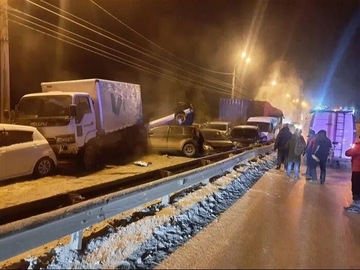 Один человек госпитализирован после массового ДТП в Иркутске