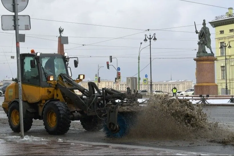 Аварийные бригады в Петербурге перешли на усиленный режим из-за потепления