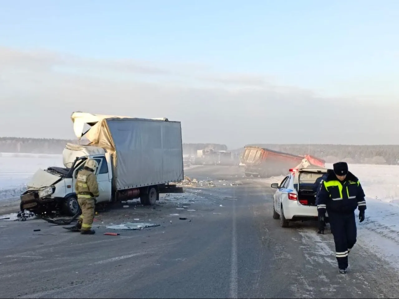 Участок федеральной трассы перекрыли в Свердловской области из-за ДТП