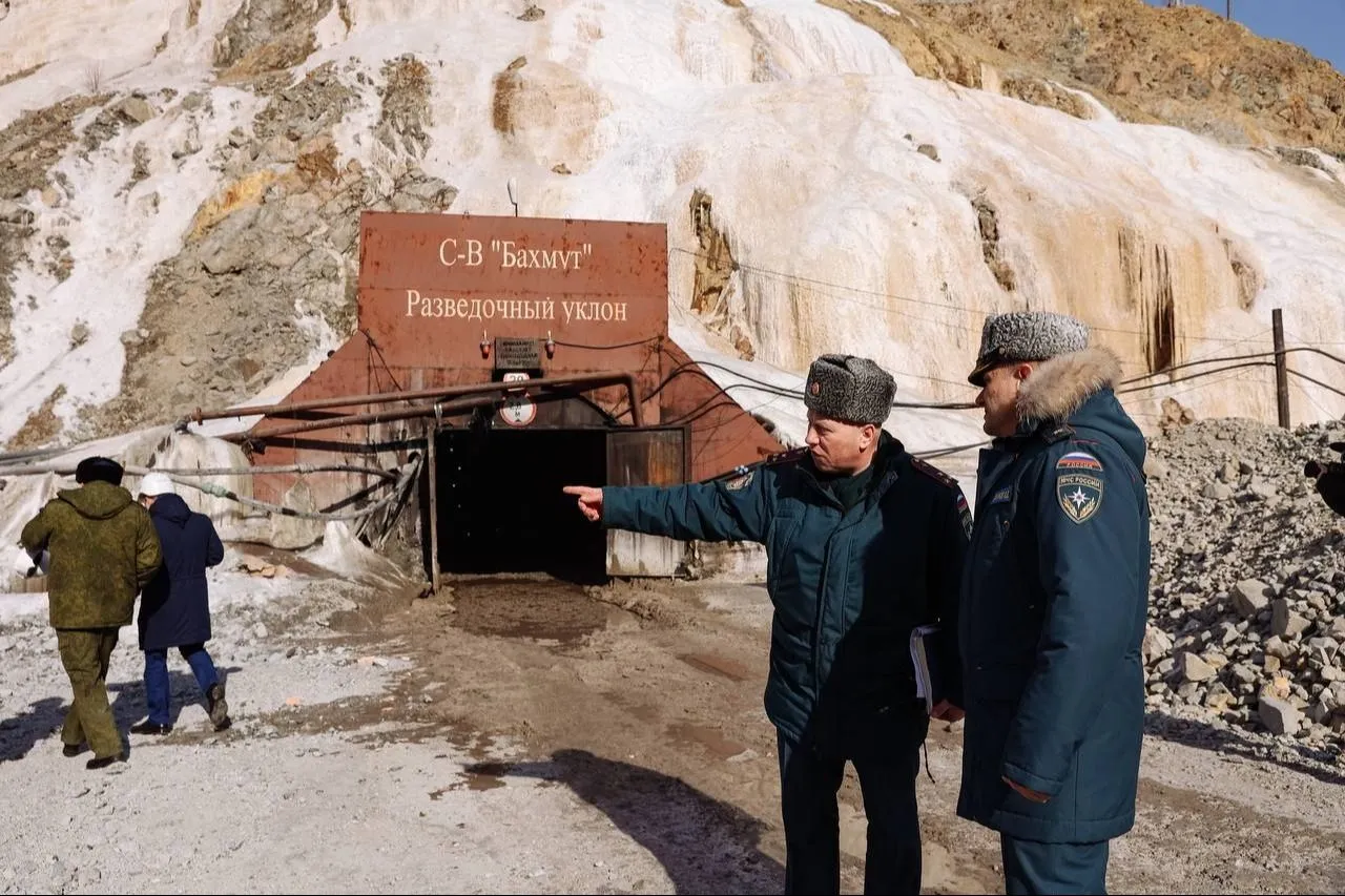 Семьи пропавших в шахте рудника "Пионер" получат годовой заработок горняков