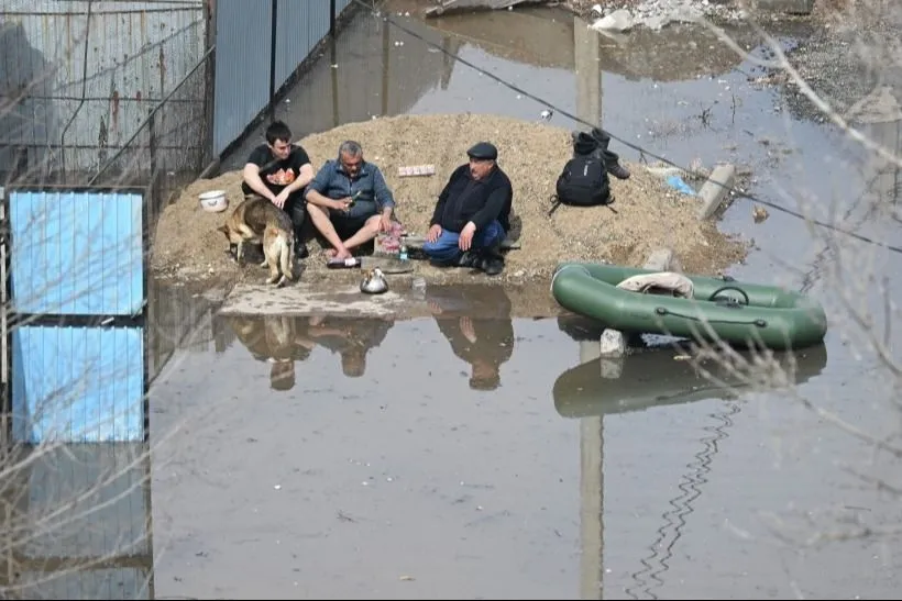 Паводковые воды отступили из домов и участков двух сел в Курганской области