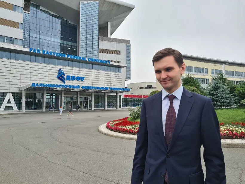 Новым и.о. ректора ДВФУ стал его проректор Алексей Кошель